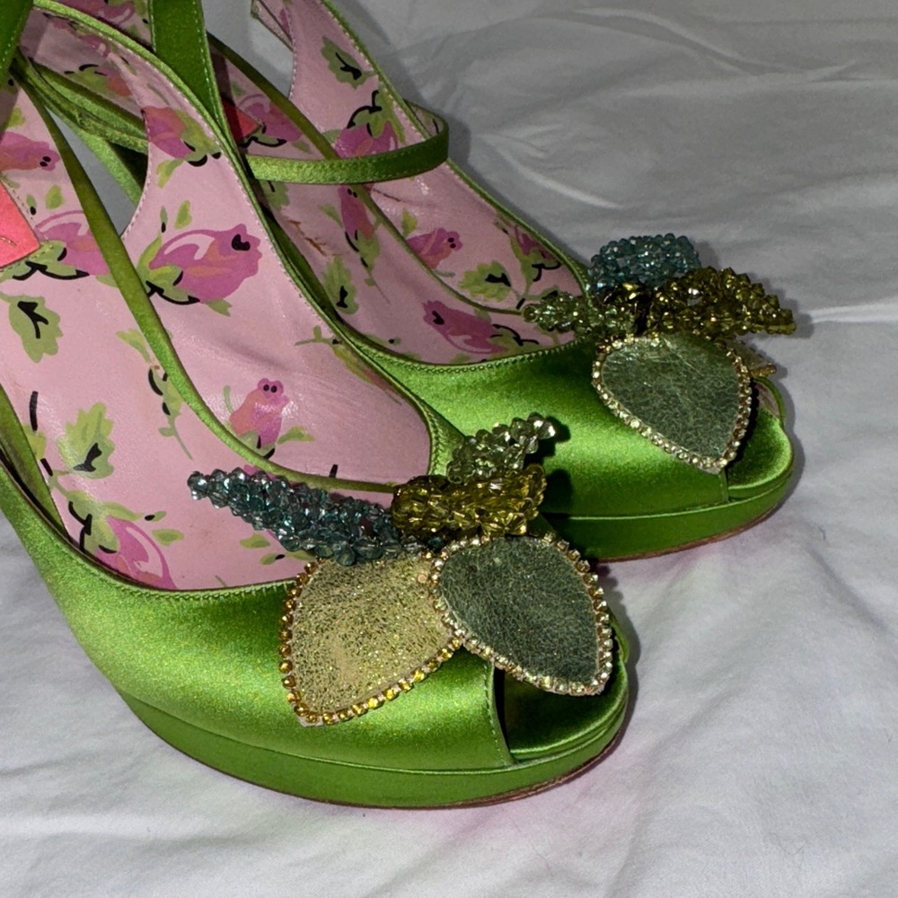 Vintage Y2K Betsey Johnson Elegant Green Satin Heels - Picture 8 of 10